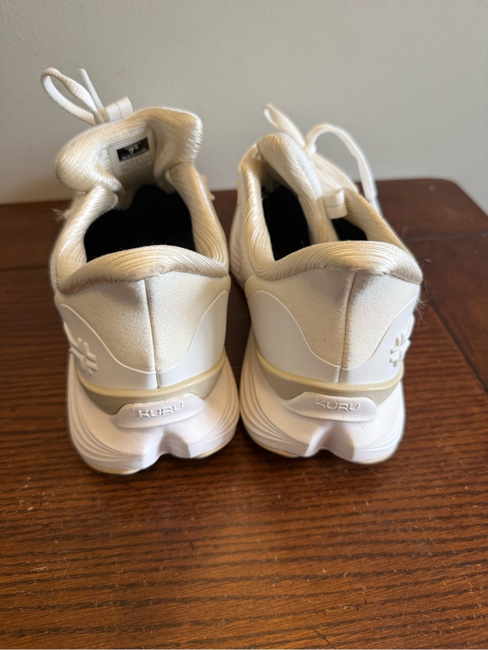 KURU Atom 2 Women's White Athletic Walking Sneakers 7.5 - Picture 3 of 7